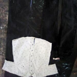 Levis Boys Black size 12 slim/ whit short sleeve cotton button down shirt